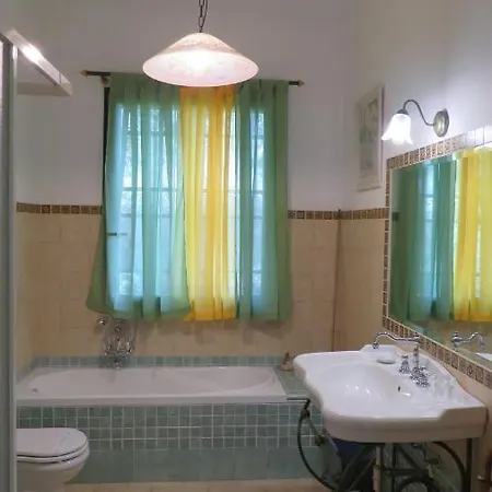 I Colori Del Poggio B&B 카포텔라